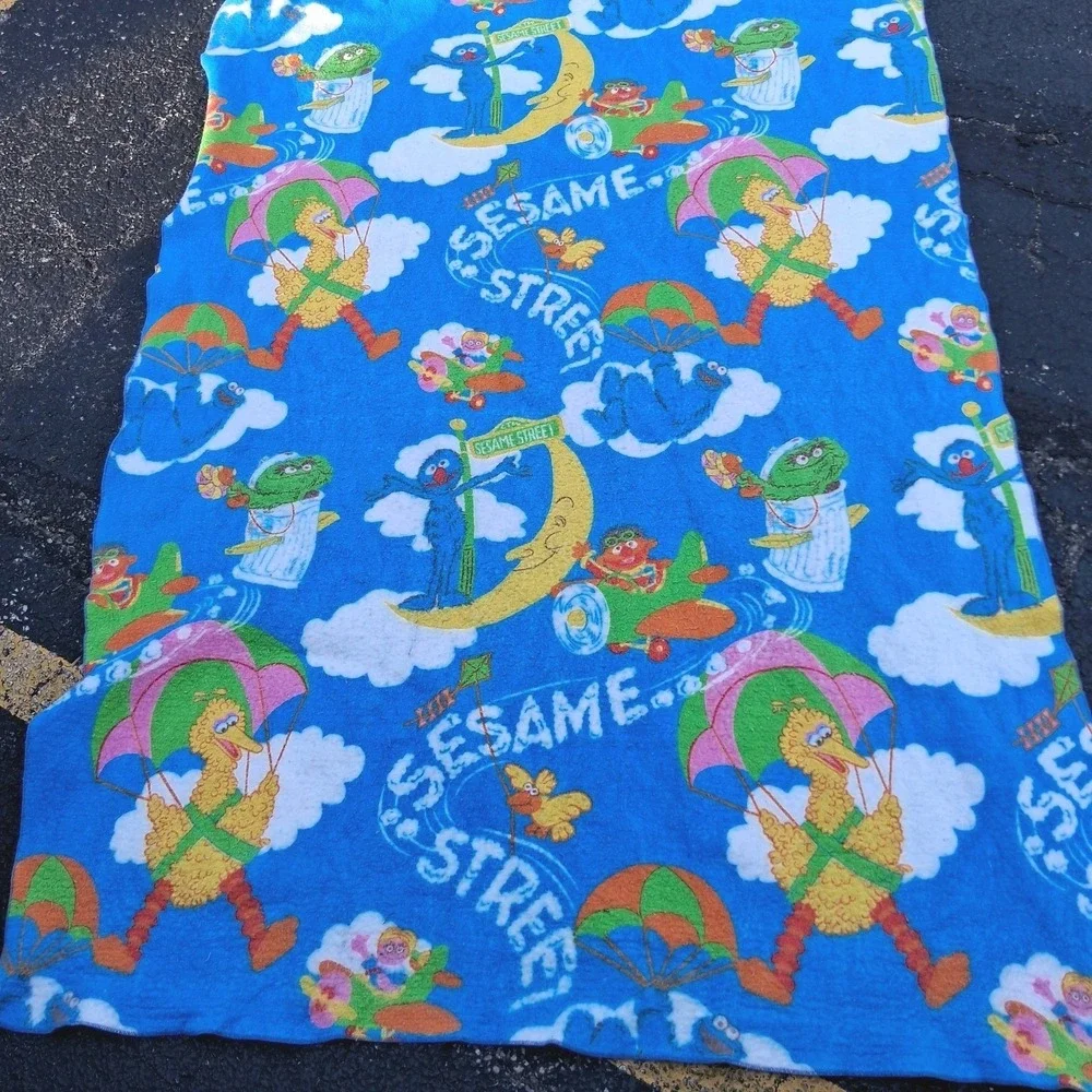 RARE HTF Vtg Sesame Street Blanket Skydive Airplane Grover Big Bird Oscar Ernie